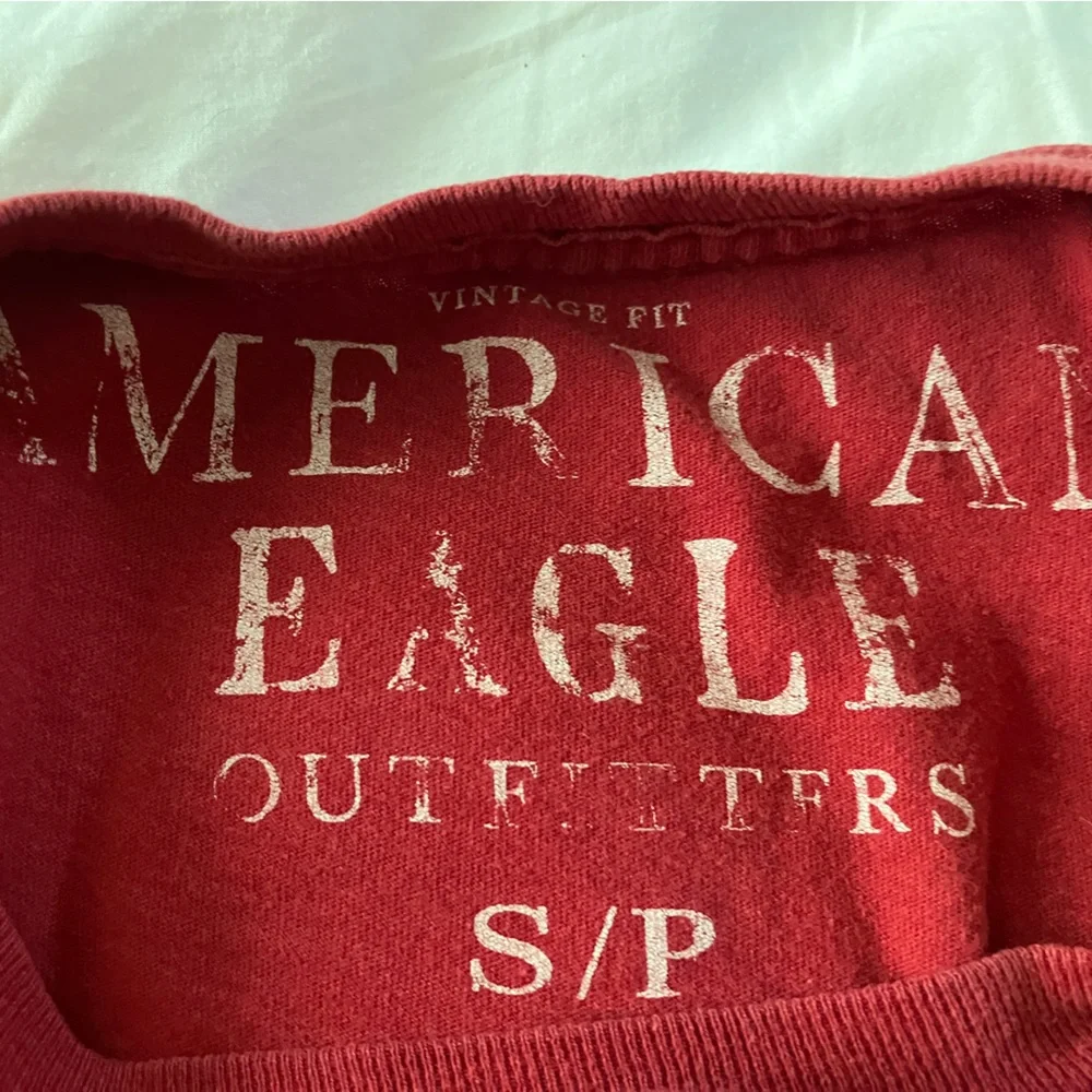 Small Men’s Red Distressed American Eagke NYS shirt. - Picture 7 of 7